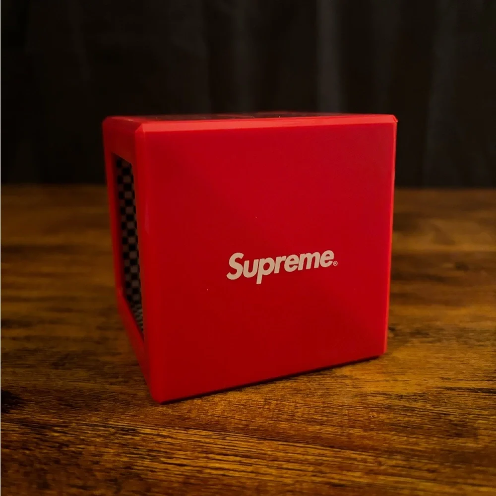 Supreme Illusion Coin Bank - Picture 4 of 9